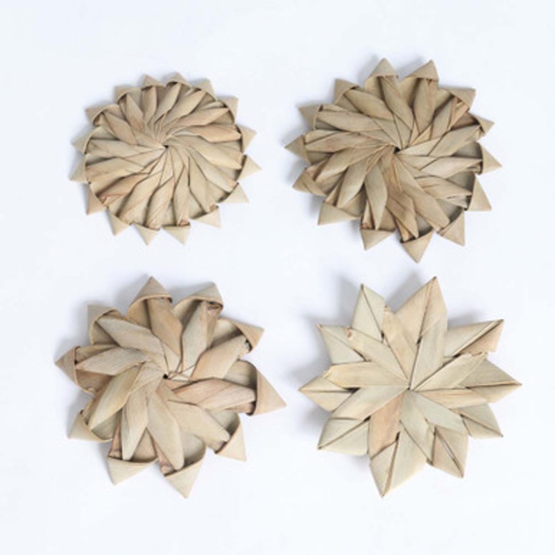 Pack of 4 Small Woven Palm Leaf Flowers Parrot Toy Making Parts